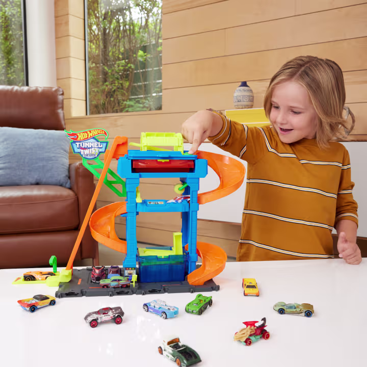Hot Wheels Tunnel Twist Car Wash
