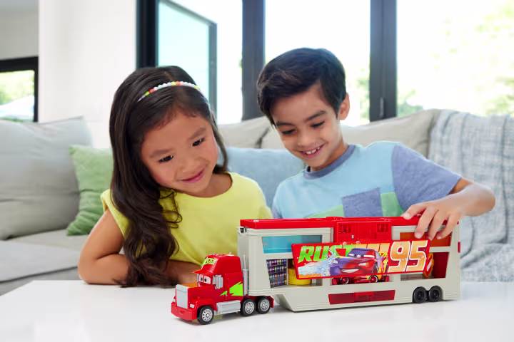 Disney And Pixar Color Changers Mobile Paint Shop Mack Playset